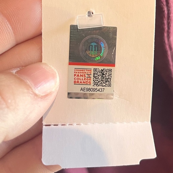 Virgins tech‎ Hokies burgundy unisex sweatshirts hoodies size L, XXL, Small NWT - Picture 3 of 7